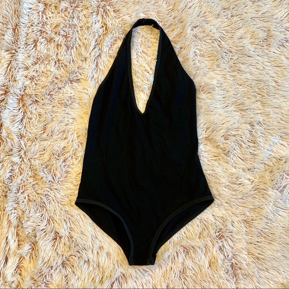 ✨Low cut open back bodysuit✨